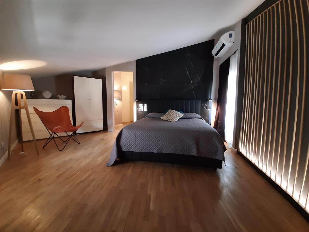 Moaa - Modern Art Apartment Desenzano del Garda Exteriör bild