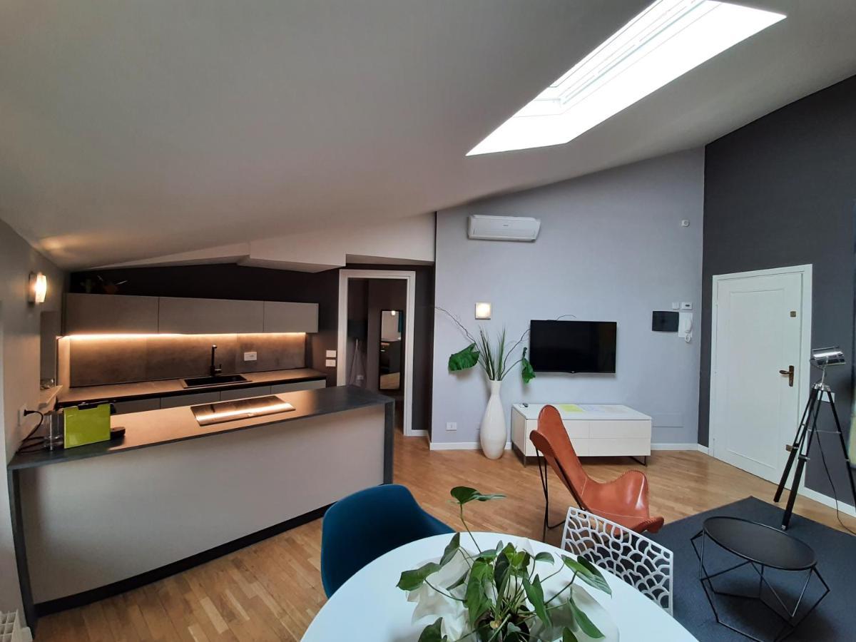 Moaa - Modern Art Apartment Desenzano del Garda Exteriör bild
